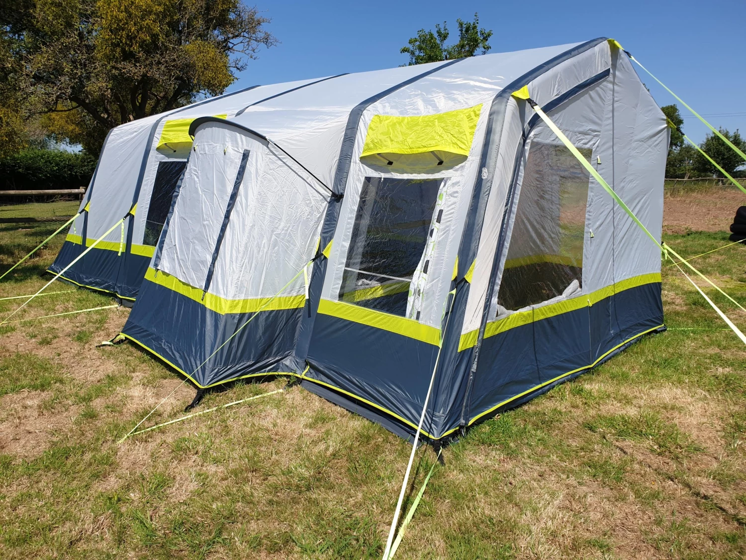 OLPRO Home 5 Berth Inflatable Family Tent - Image 4