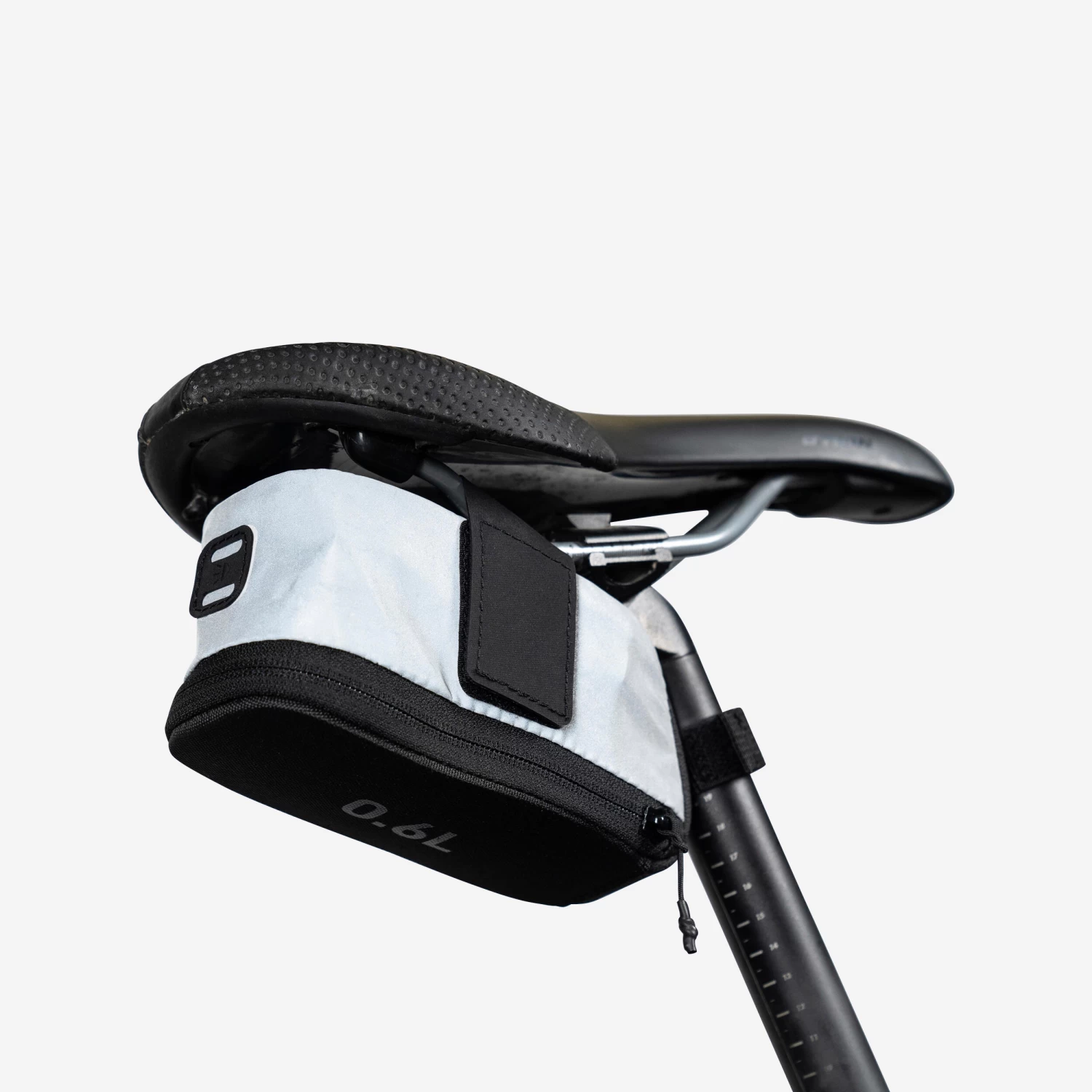 Decathlon Reflective Saddle Bag 0.6L Easy M - Image 2